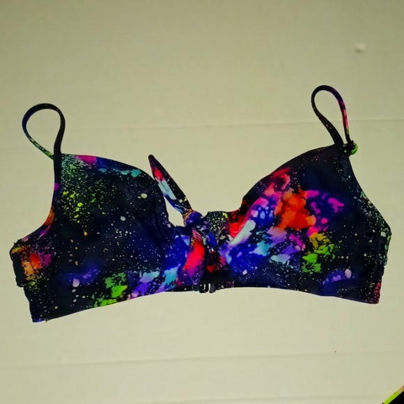 Two piece swimsuit - Picture 3 of 3